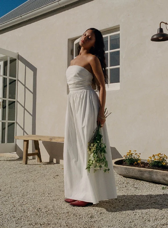 Nicia Strapless Maxi Dress White Best maxi dresses for summer vacation